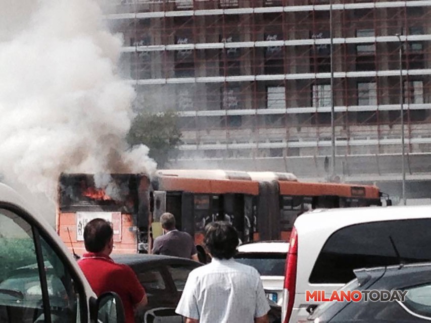 L'incendio in Loreto (foto Valentina Iossa) (3)